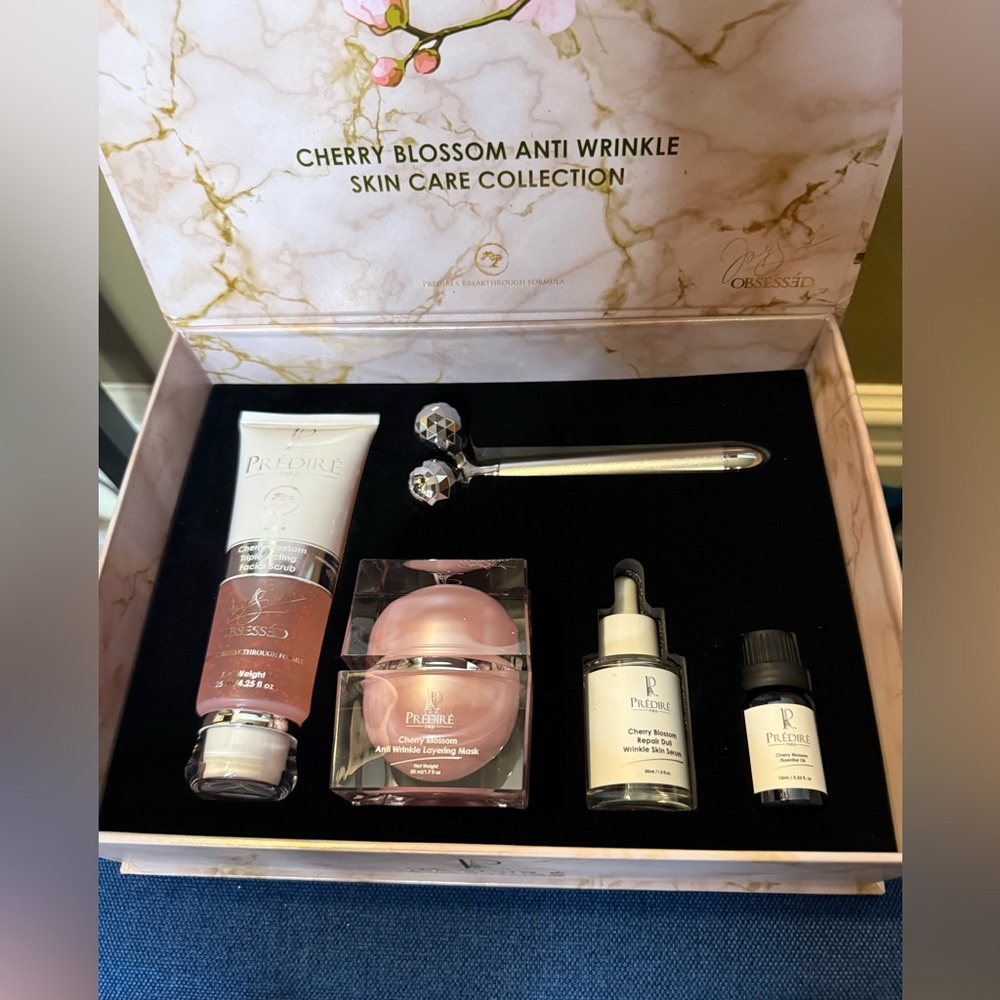 Predire Cherry Blossom 5 Piece Anti-Wrinkle Skin Care Set - Picture 10 of 13